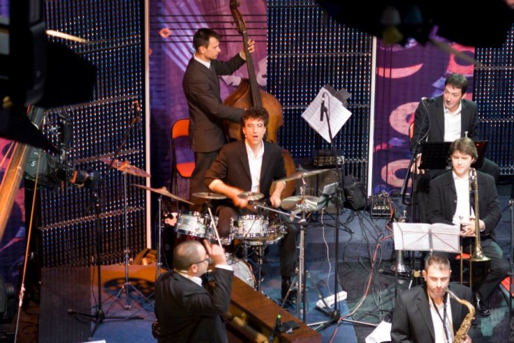 419835_247305635356049_1524707203_n