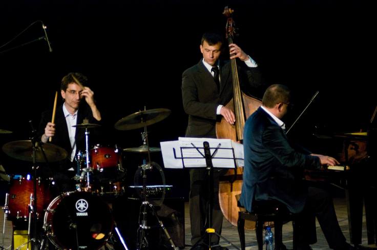 malko noshtna muzika